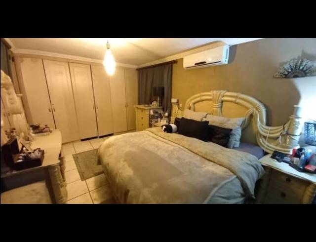 3 BEDROOM HOUSE FOR SALE IN BRACKENHAM